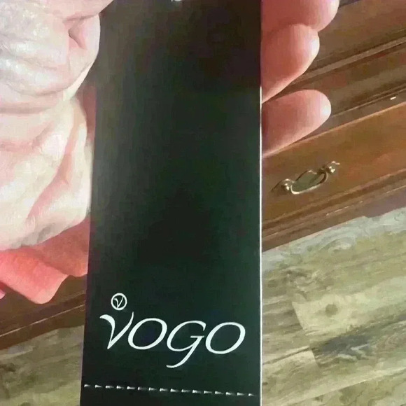 VOGO athletic top women’s large. - Picture 4 of 5